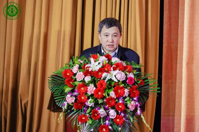 365体育唯一入口：2024第二届建筑装饰材料流行趋势发布大会在京召开(图2)