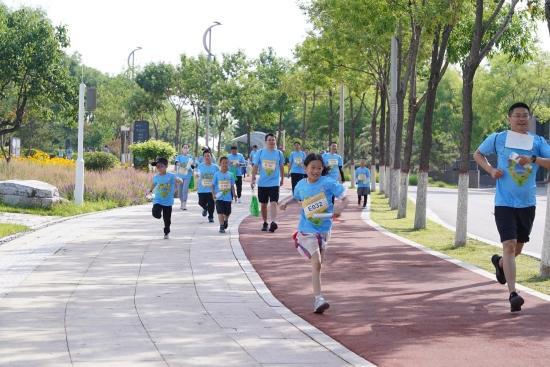 365体育唯一入口：2024城市地标定向赛在唐山路南开跑(图2)