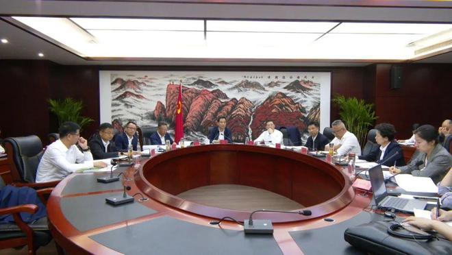 365体育（bet）：徐强主持召开县国土空间规划委员会2024年第八次会议(图1)