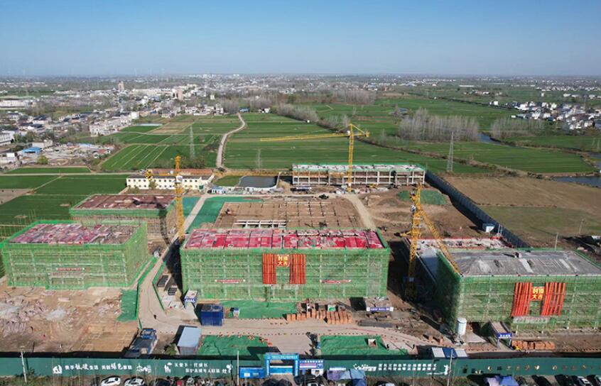 365体育（bet）：中化三建承建的淮南公安系统基础设施项目首栋单体建筑封顶(图1)