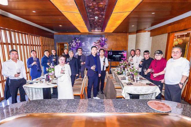 365体育（bet）：聚设计之光「一起拥抱」未来2024华南设计师年会盛启(图9)