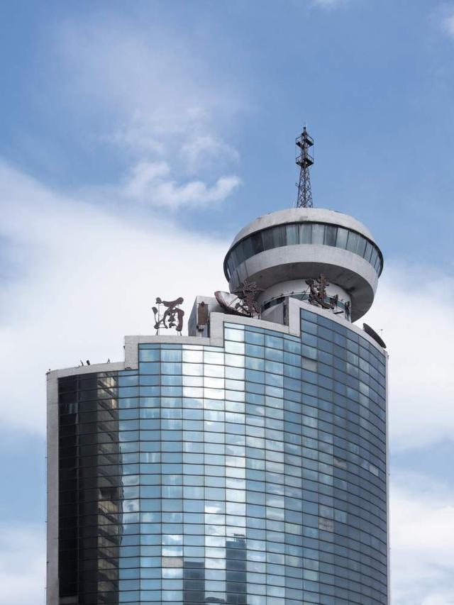 365体育唯一入口：走遍20多个省份、110多座城市只拍千禧年建筑的00后摄影师在上海拍了什么？(图5)