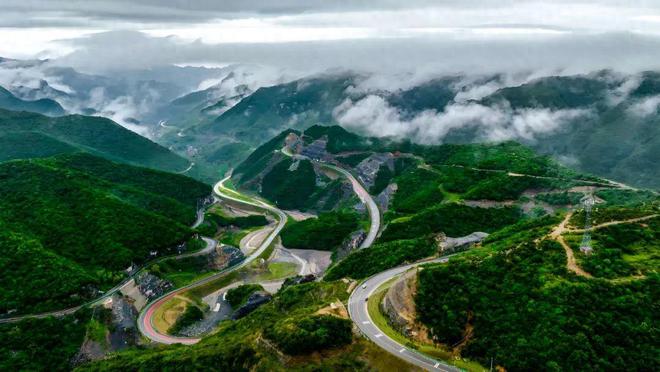 365体育唯一入口：2024年全国公路重大工程新闻宣传“十佳项目”揭晓山西三个一号旅游公路项目入选(图1)