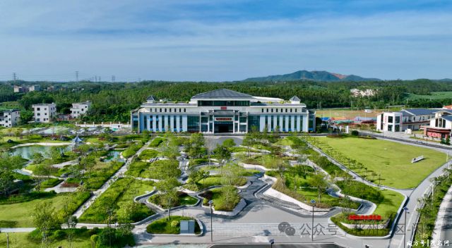 365体育唯一入口：化州市2024年经济社会高质量发展纪实！潮头再奋楫实干启新程！(图2)