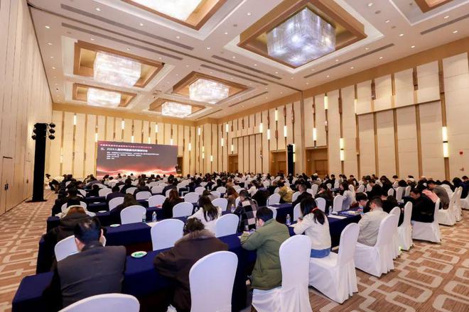365体育唯一入口：砥砺前行中国建筑装饰协会建筑电气分会2024年会盛大举行(图1)