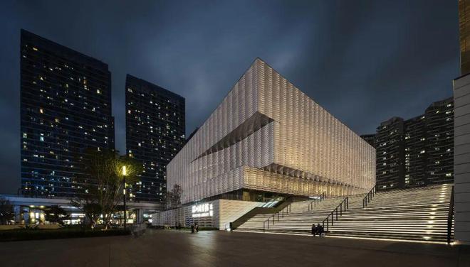 365体育唯一入口：喜讯LUCENT荣获五项2024年美国LIT照明设计大奖！(图4)