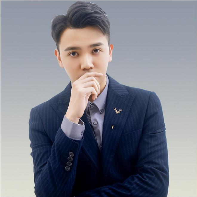 365体育唯一入口：点亮人居梦想：2024年度“广东省十大豪宅（别墅）设计师”简介(图10)