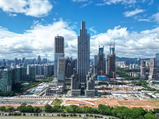 365体育唯一入口：388米！招商银行全球总部幕墙工程完成封顶！进入竣工倒计时(图2)