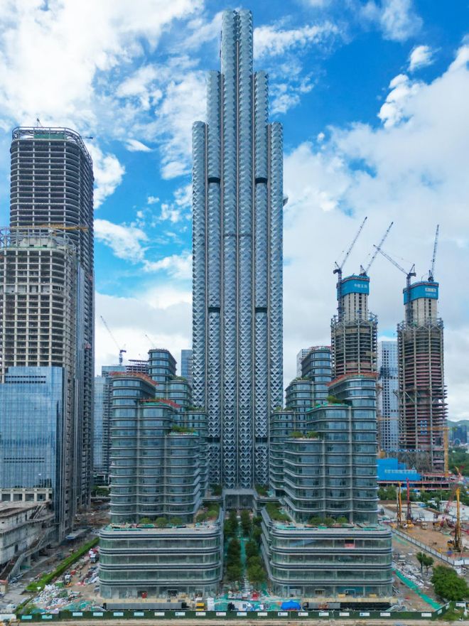 365体育唯一入口：388米！招商银行全球总部幕墙工程完成封顶！进入竣工倒计时(图6)