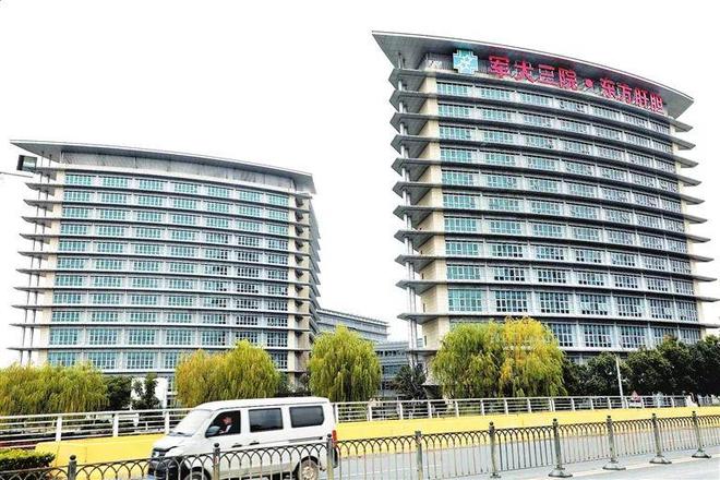 365体育（bet）：⚡热搜好房@大华梧桐樾售楼处发布：虹桥北的低密城墅来了！(图18)