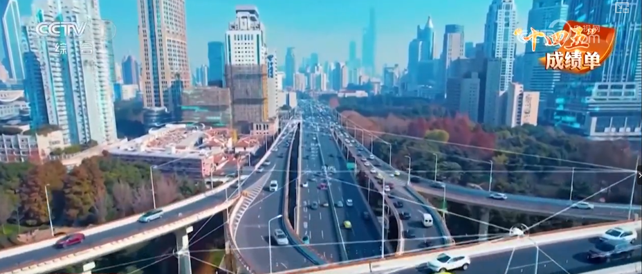 365体育唯一入口：铁路密布、公路成网、飞机翱翔、巨轮远航国民经济“主动脉”焕新畅达(图2)