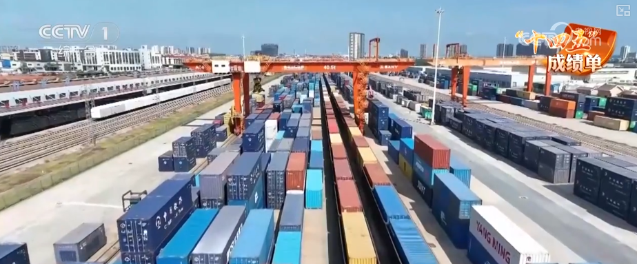 365体育唯一入口：铁路密布、公路成网、飞机翱翔、巨轮远航国民经济“主动脉”焕新畅达(图4)