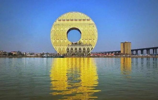 365体育唯一入口：全球最大最圆的建筑即将第三次拍卖！起拍价136亿元(图3)