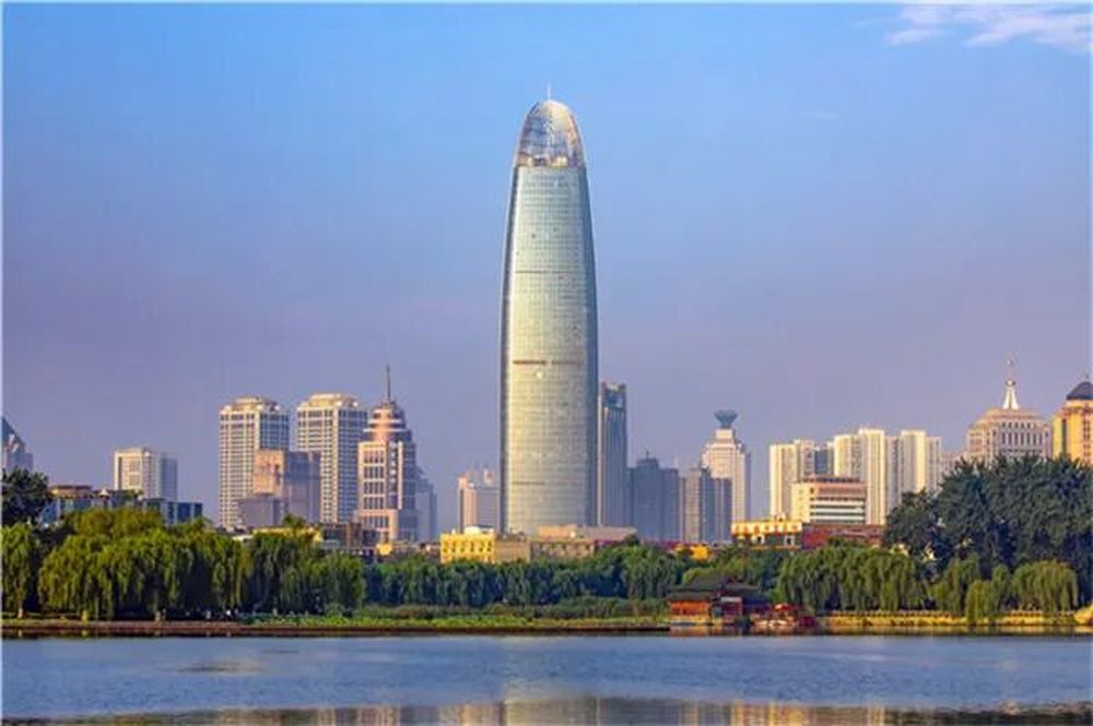 365体育（bet）：第四个千亿台阶济南“近在咫尺”(图2)