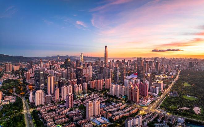 365体育（bet）：直击深圳多区高层建筑消防细节！记者走访多处接报即改(图1)