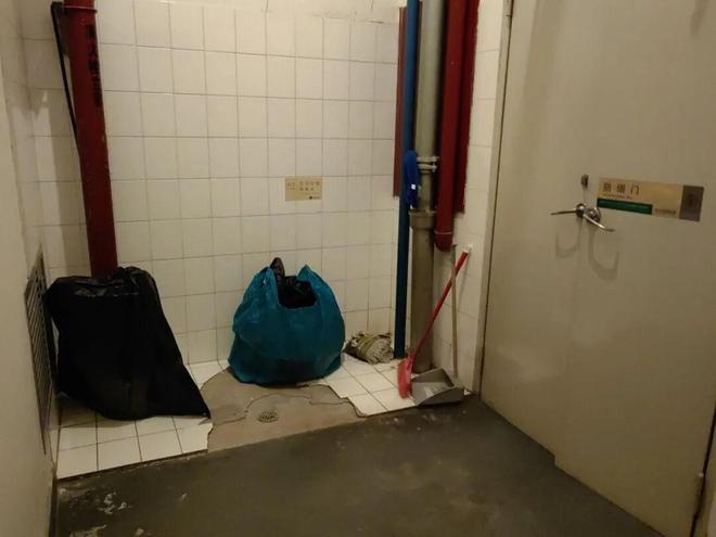 365体育（bet）：直击深圳多区高层建筑消防细节！记者走访多处接报即改(图8)