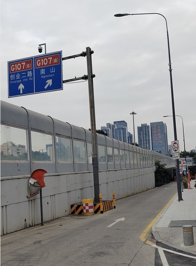 365体育（bet）：直击深圳多区高层建筑消防细节！记者走访多处接报即改(图13)