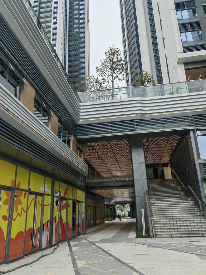 365体育（bet）：直击深圳多区高层建筑消防细节！记者走访多处接报即改(图14)