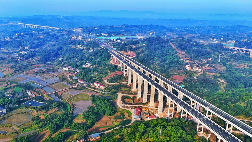 365体育唯一入口：江津至泸州北线高速公路项目获多项省部级质量奖(图1)