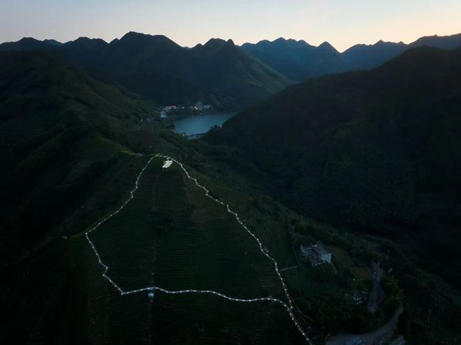 365体育唯一入口：衍述设计新作｜茶山之上的浮亭光影与时间的对话(图7)