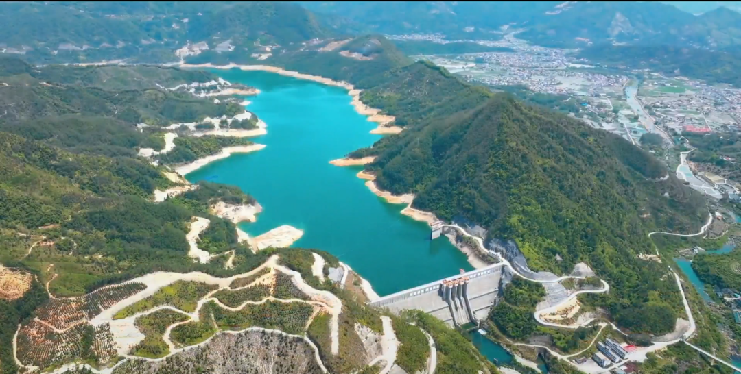 365体育(bet):“撤县设区”五周年丨一江两岸起宏图:长泰五年的城市答卷(图2)