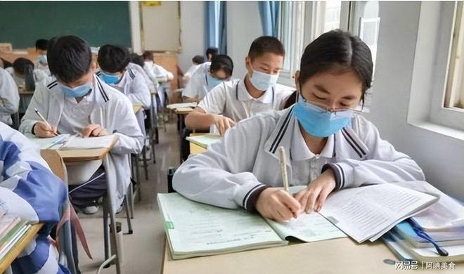 365体育唯一入口：普高＂愿读尽读＂、中考不＂卡＂人多地推进中考改革(图4)