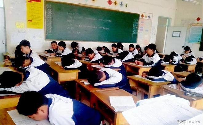 365体育唯一入口：普高＂愿读尽读＂、中考不＂卡＂人多地推进中考改革(图7)