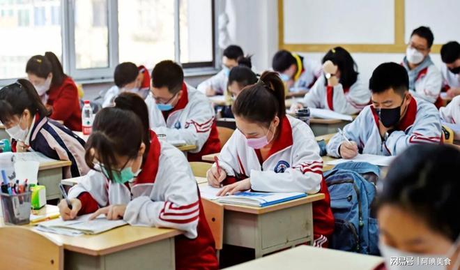 365体育唯一入口：普高＂愿读尽读＂、中考不＂卡＂人多地推进中考改革(图12)